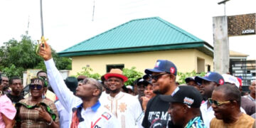 Senate Race: Andoni Traditional Rulers Present Abiante With Symbolic ‘Sword of Authority’